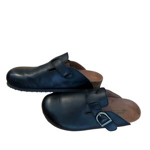 Eastland women’s Gina black mule 9m